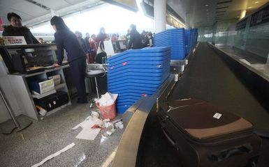 揭秘登機(jī)時(shí)行李遭到的&ldquo;待遇&rdquo; 探托運(yùn)全過(guò)程